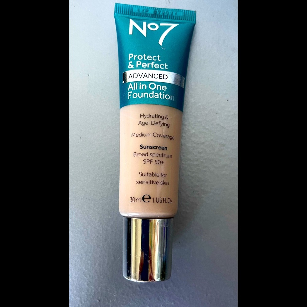 💯NEW❗️No7 Protect & Perfect Advanced Foundation in Cool Vanilla